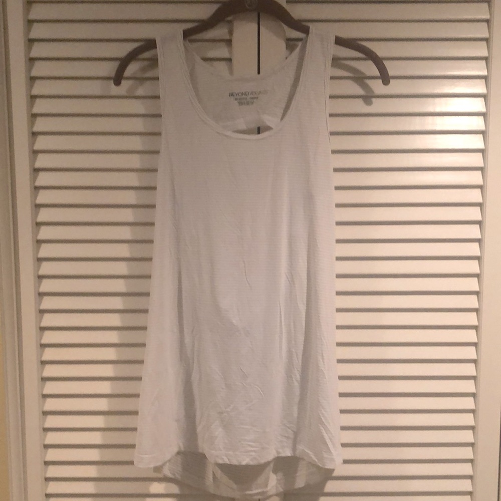Beyond Yoga Women’s White Striped Open Back Nylon Tank Top Size Large